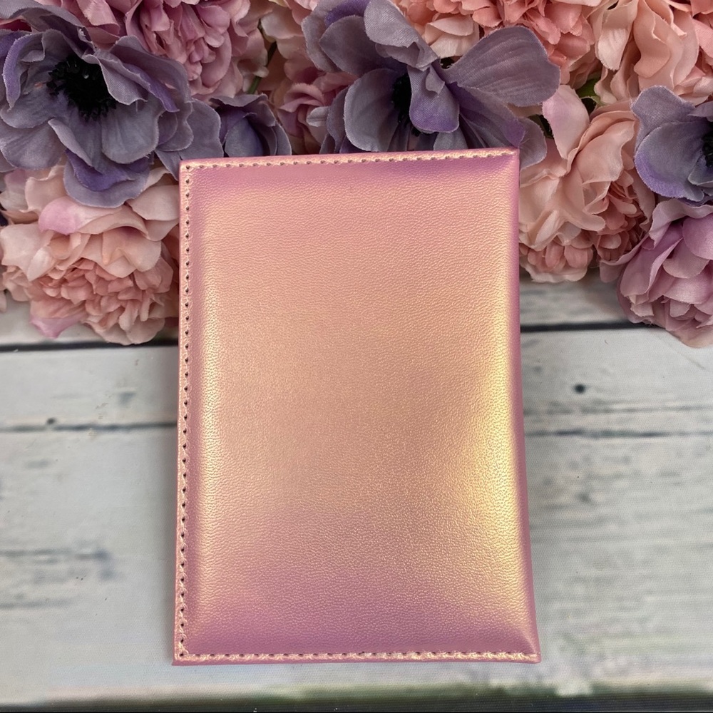 Harry Potter 9 and 3/4 Platform Pink Passport Cover - Picture 4 of 8